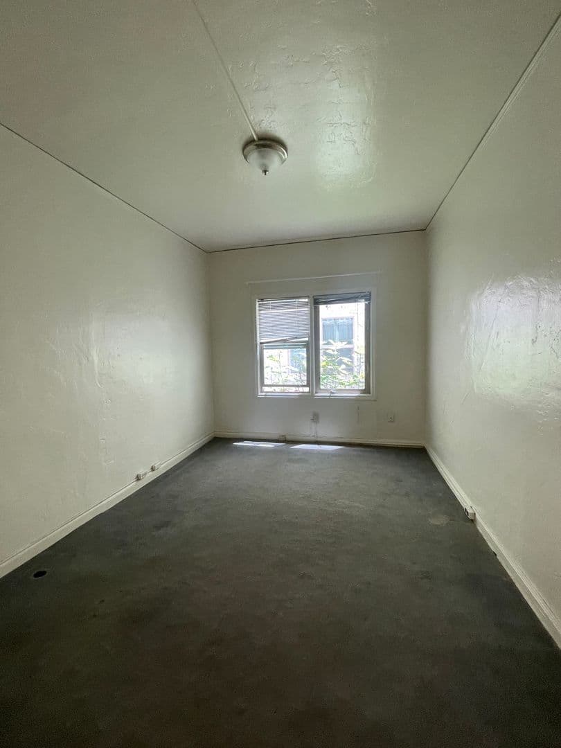 Berkeley Apartment: 2514 Piedmont Ave