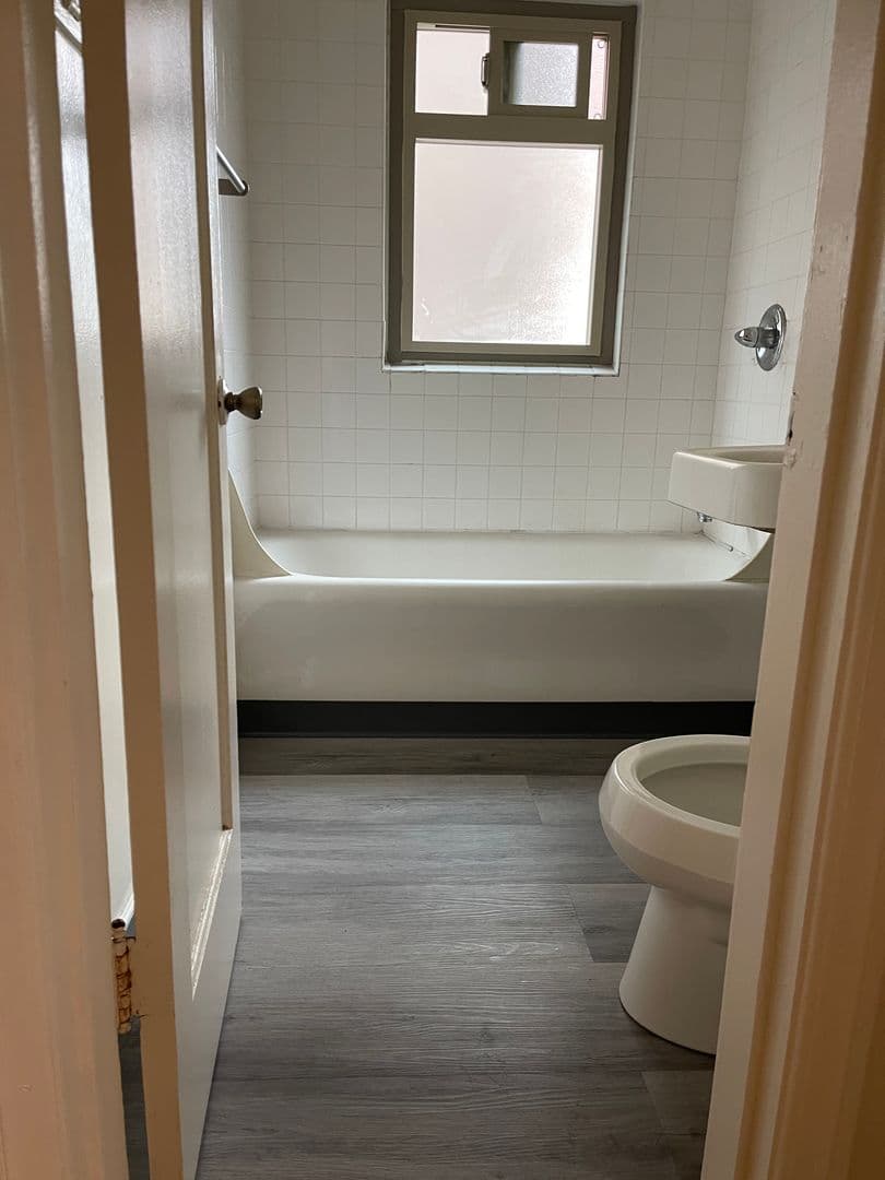 Berkeley Apartment: 2516 Piedmont Ave