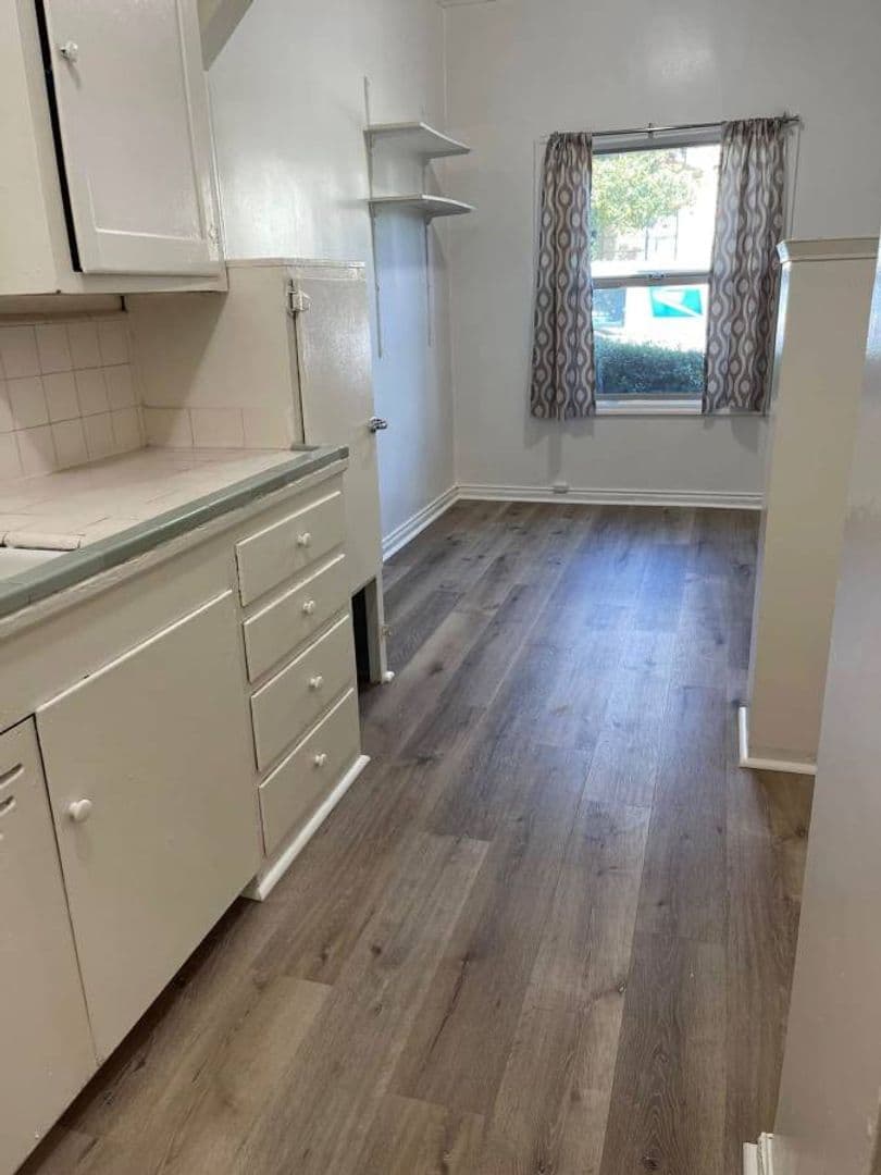 Berkeley Apartment: 2514 Piedmont Ave
