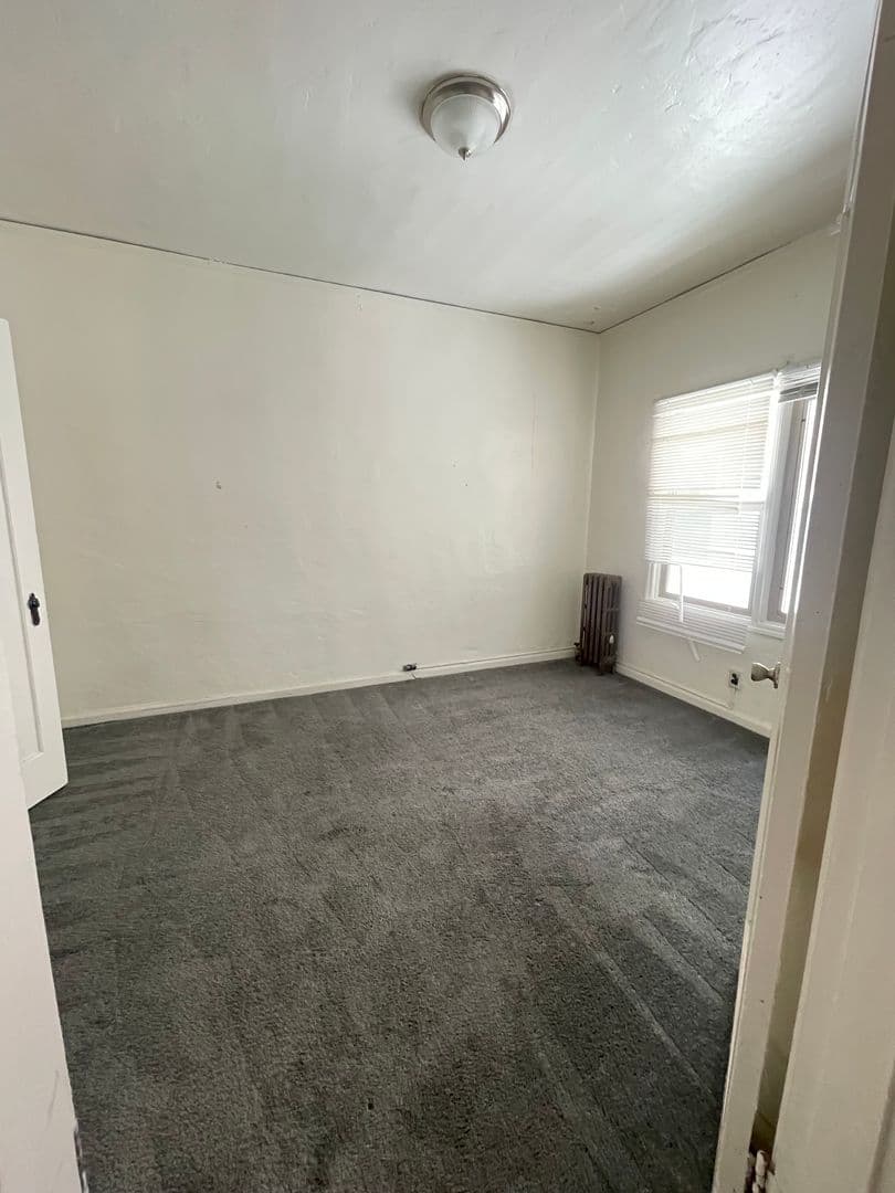 Berkeley Apartment: 2516 Piedmont Ave