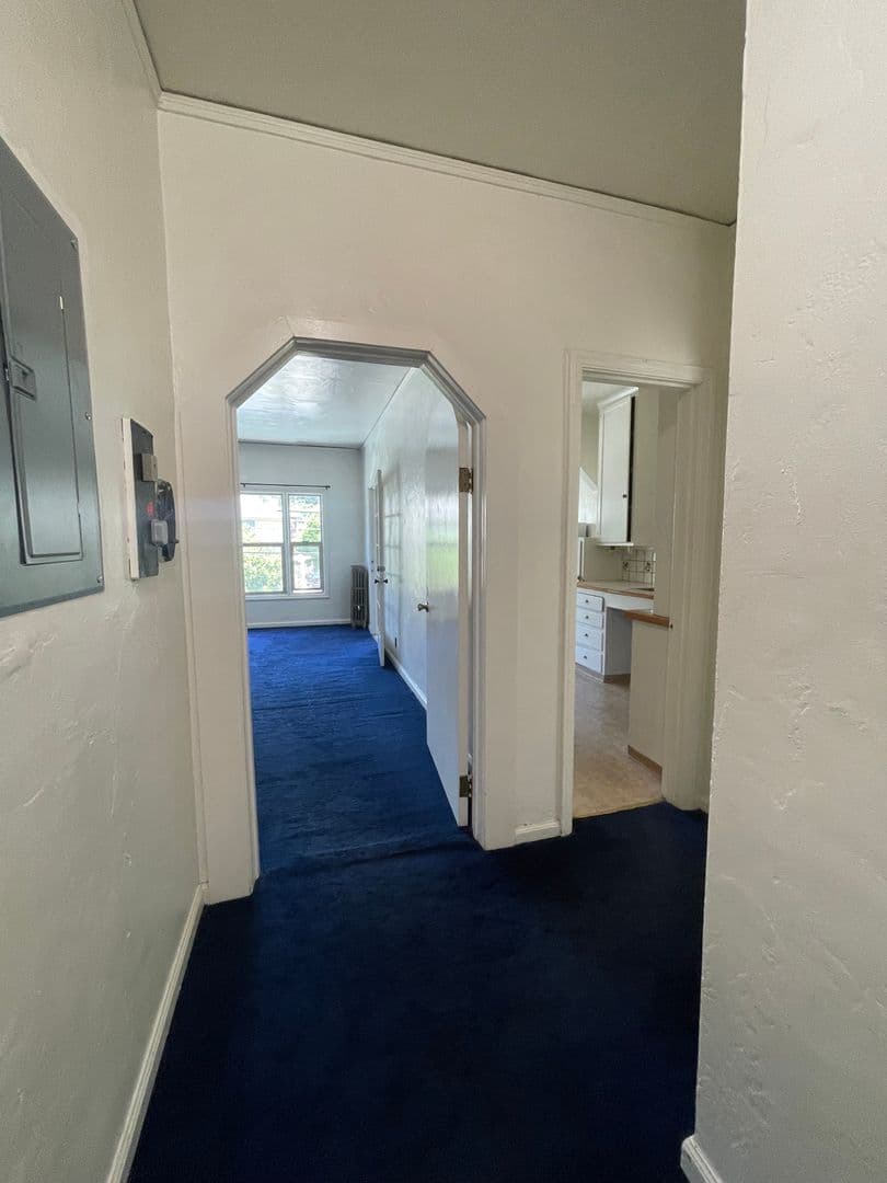 Berkeley Apartment: 2516 Piedmont Ave