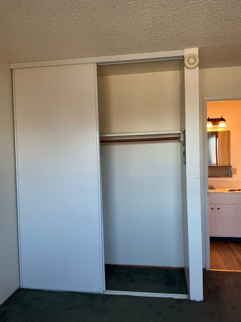 Berkeley Apartment: 2230 Haste St