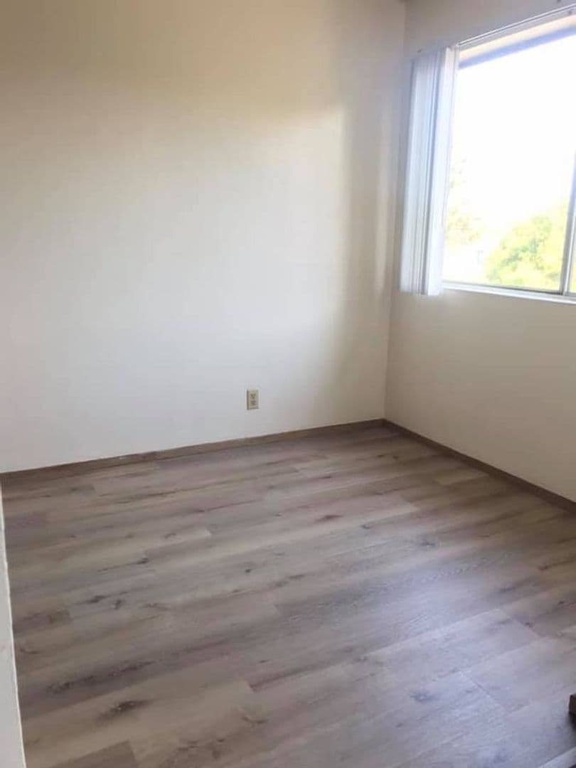 Berkeley Apartment: 2230 Haste St