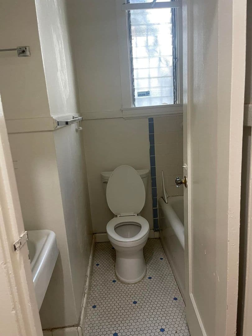Berkeley Apartment: 2419 Durant Ave