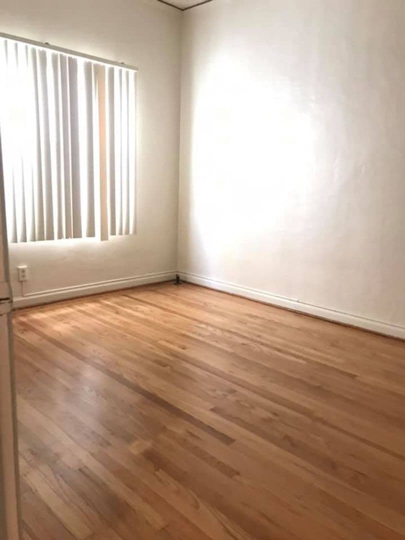 Berkeley Apartment: 2516 Piedmont Ave