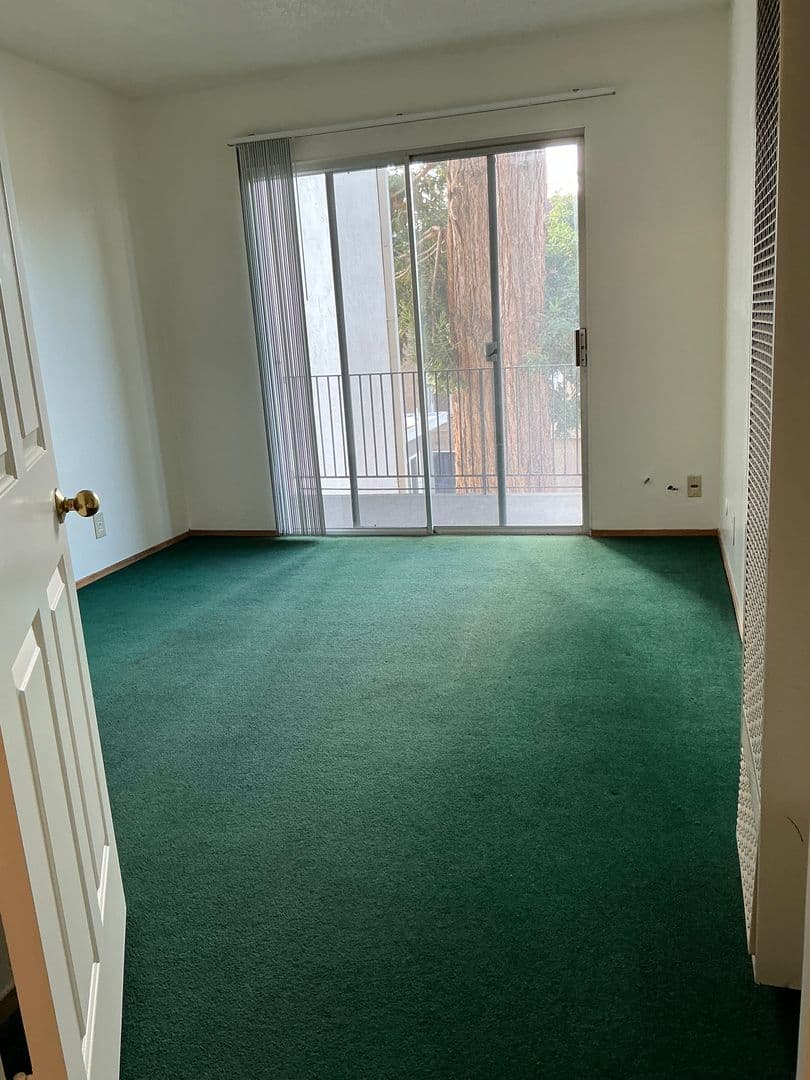 Berkeley Apartment: 2230 Haste St