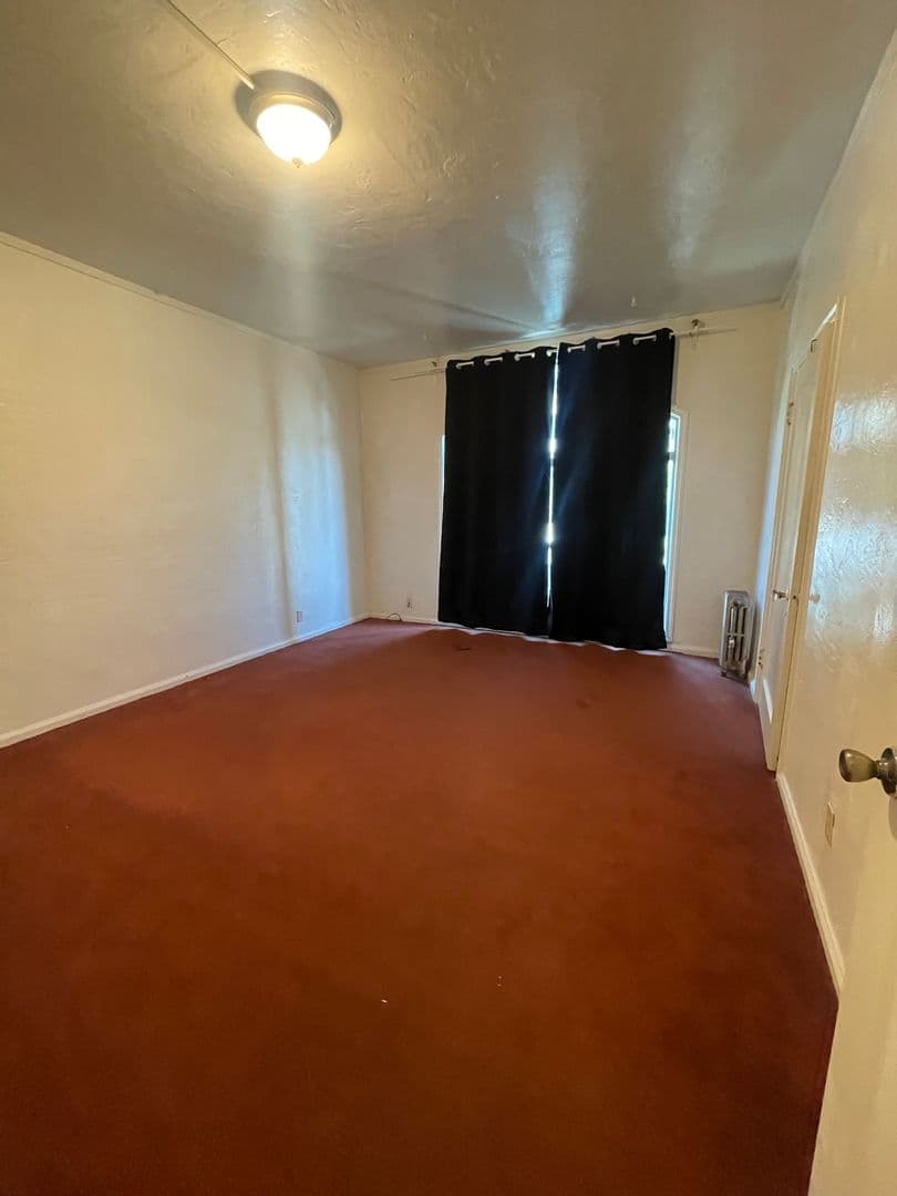 Berkeley Apartment: 2514 Piedmont Ave