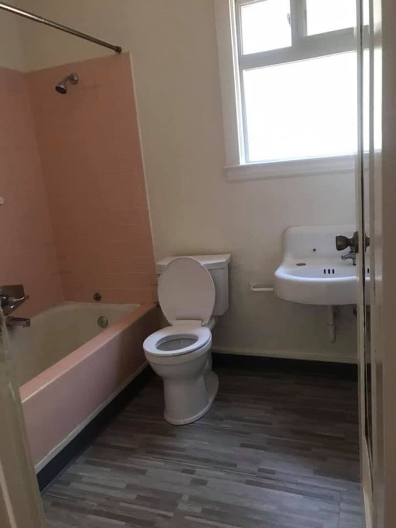 Berkeley Apartment: 2411 Durant Ave
