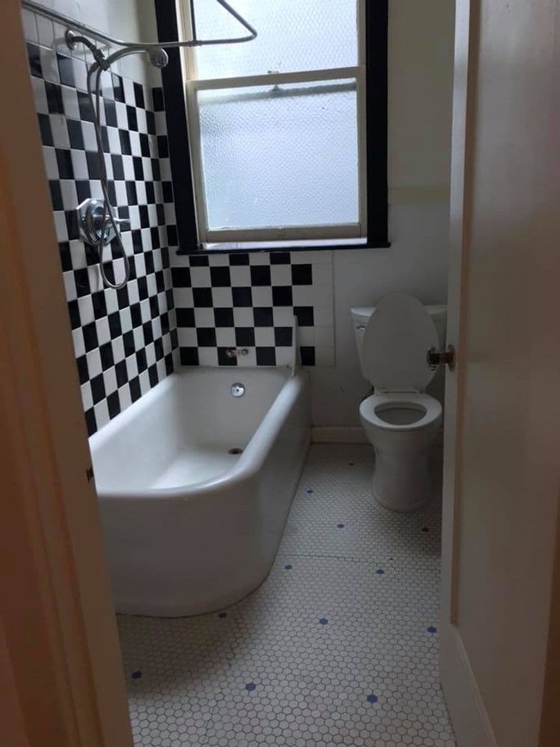 Berkeley Apartment: 2419 Durant Ave