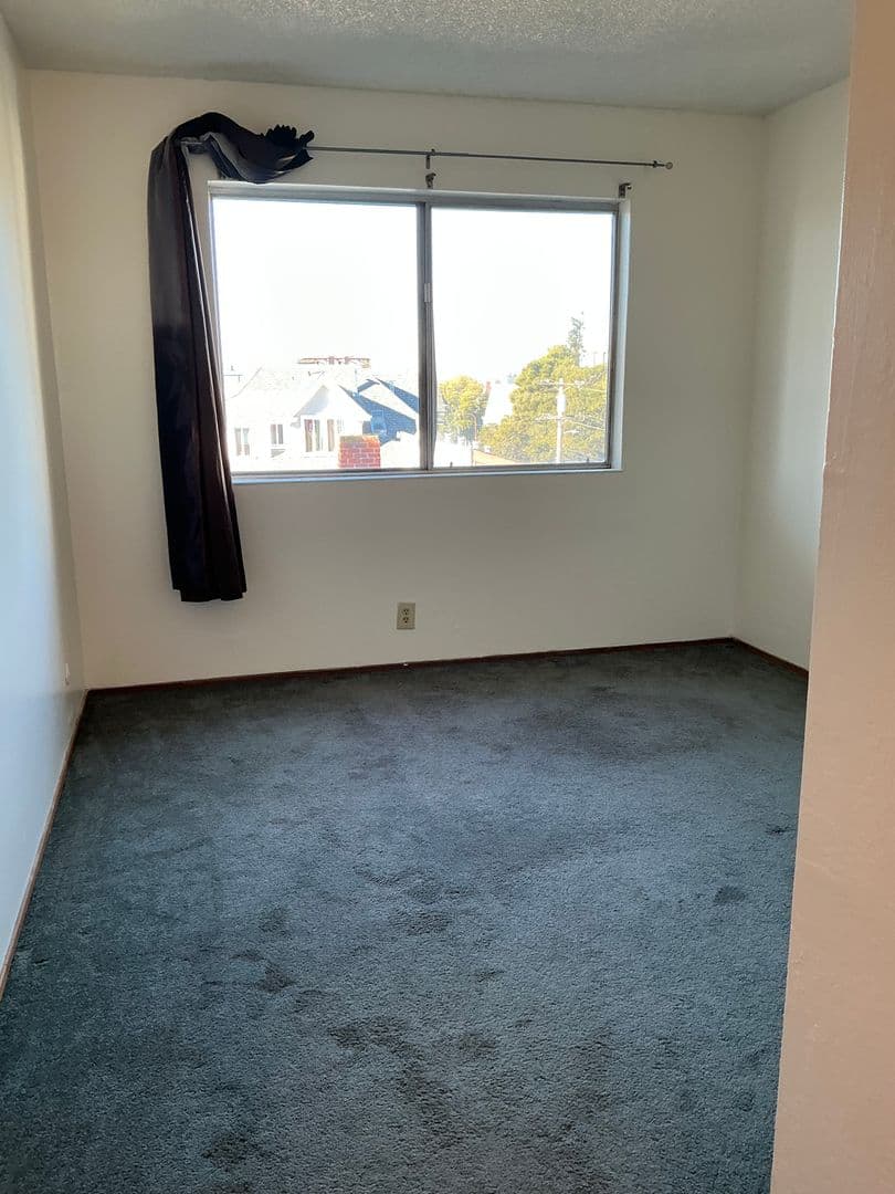 Berkeley Apartment: 2230 Haste St