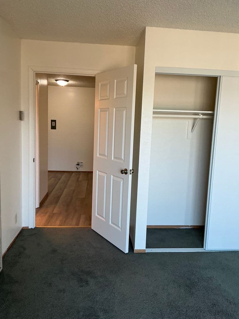 Berkeley Apartment: 2230 Haste St