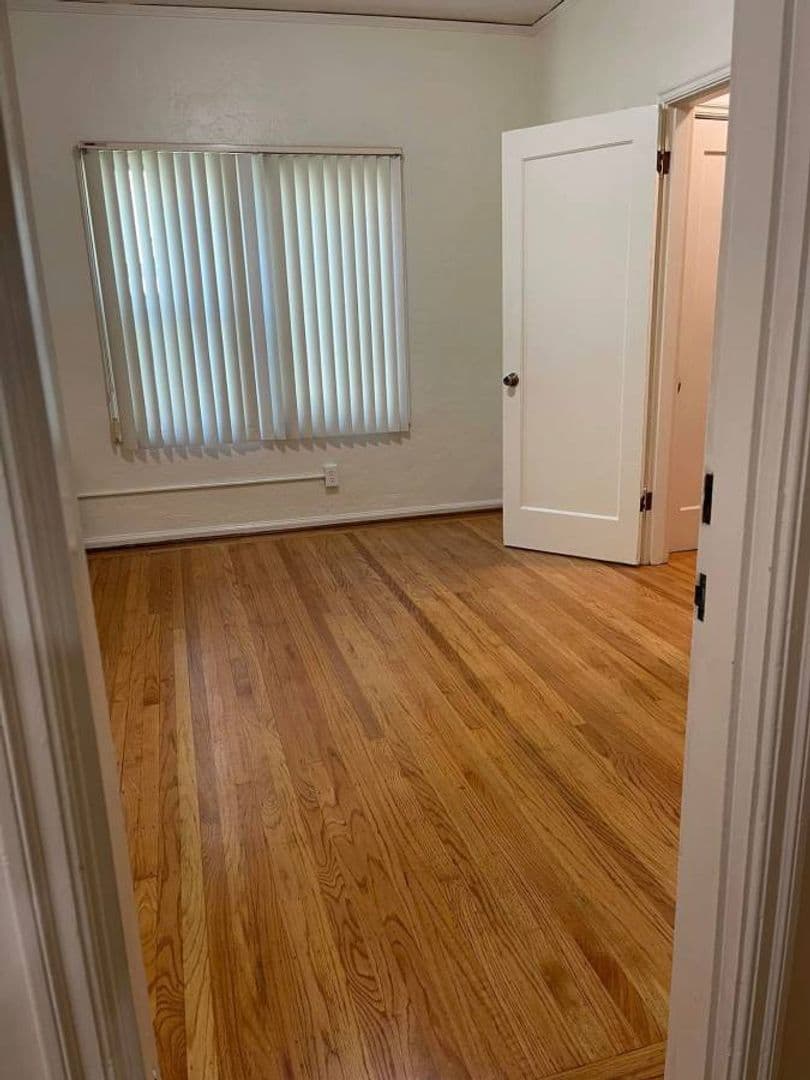 Berkeley Apartment: 2516 Piedmont Ave