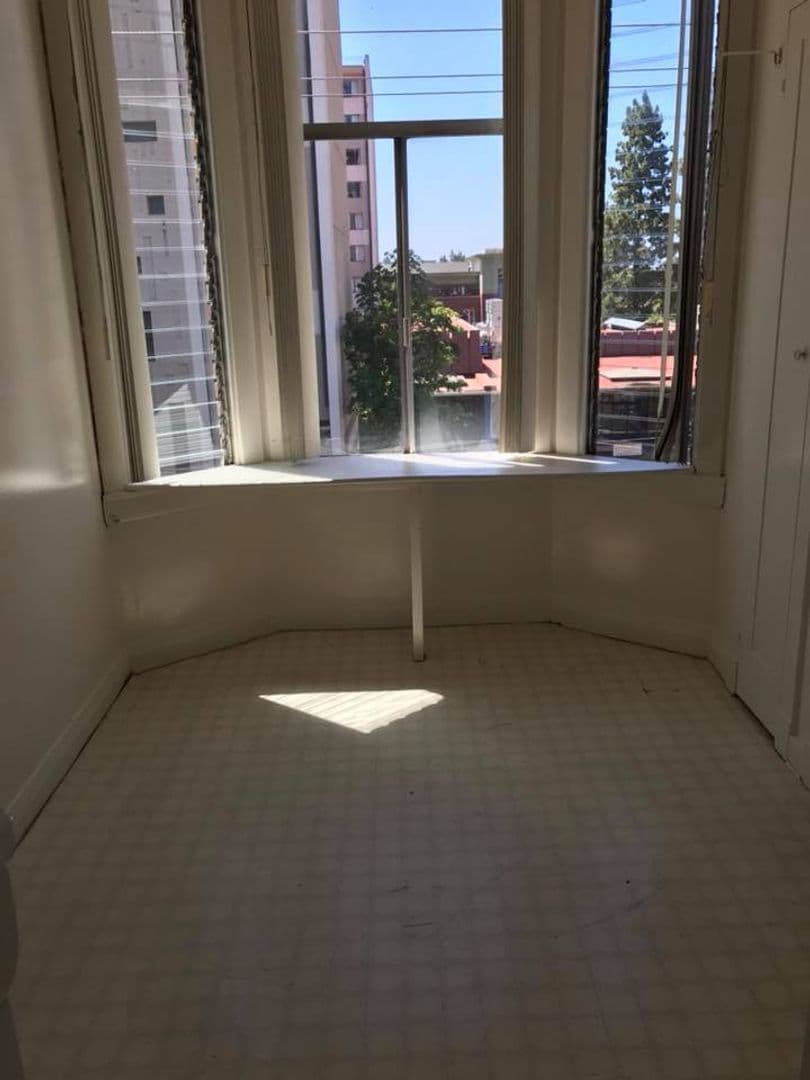 Berkeley Apartment: 2419 Durant Ave