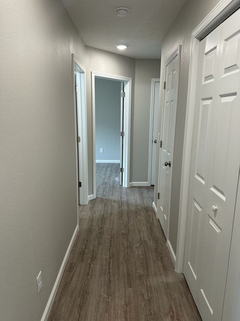 Bolivar Apartment: 1832 E Roweton Dr