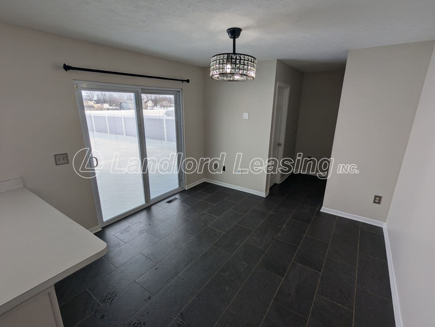 North Ridgeville House: 35330 Oxford Court