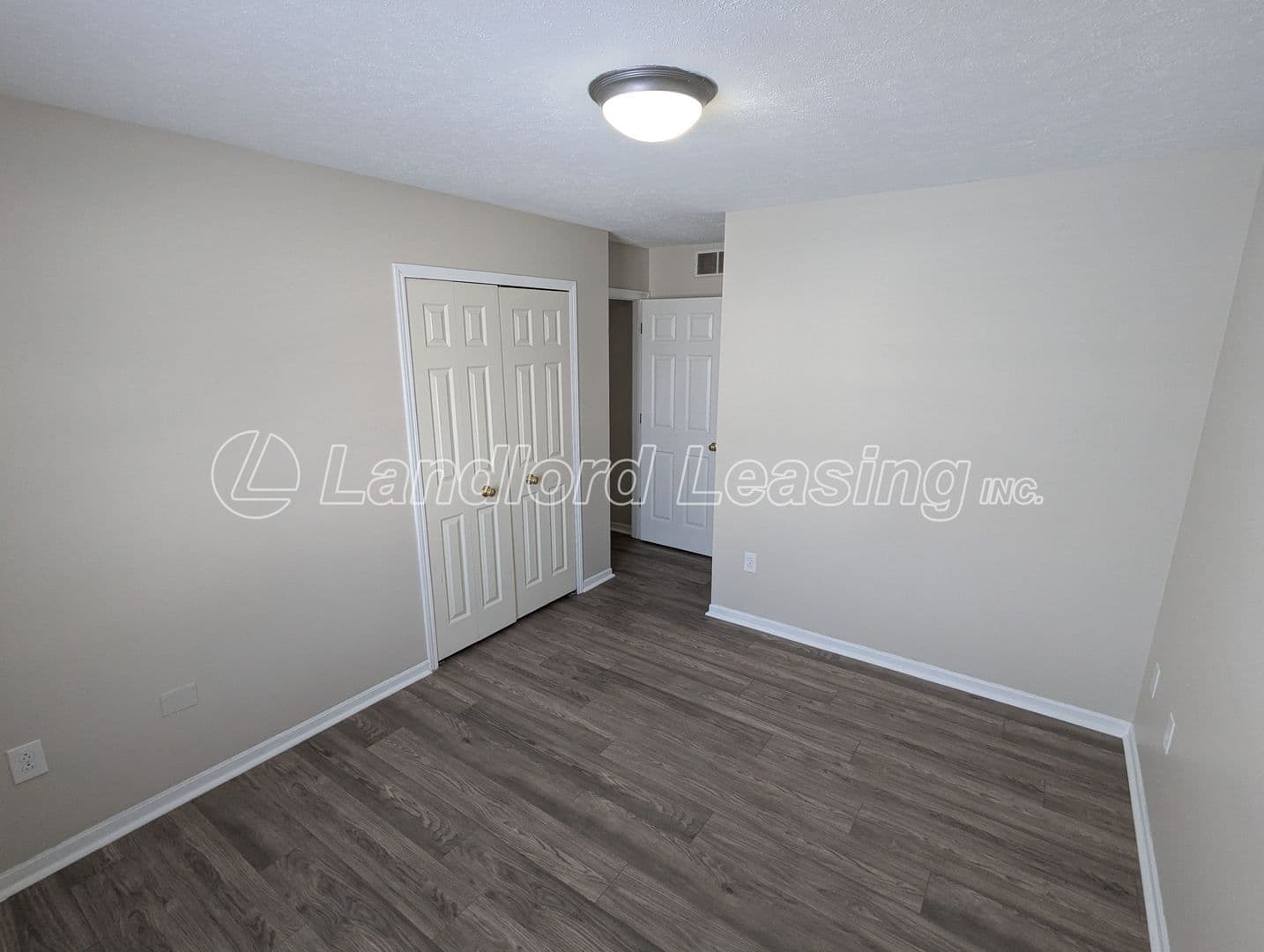 North Ridgeville House: 35330 Oxford Court