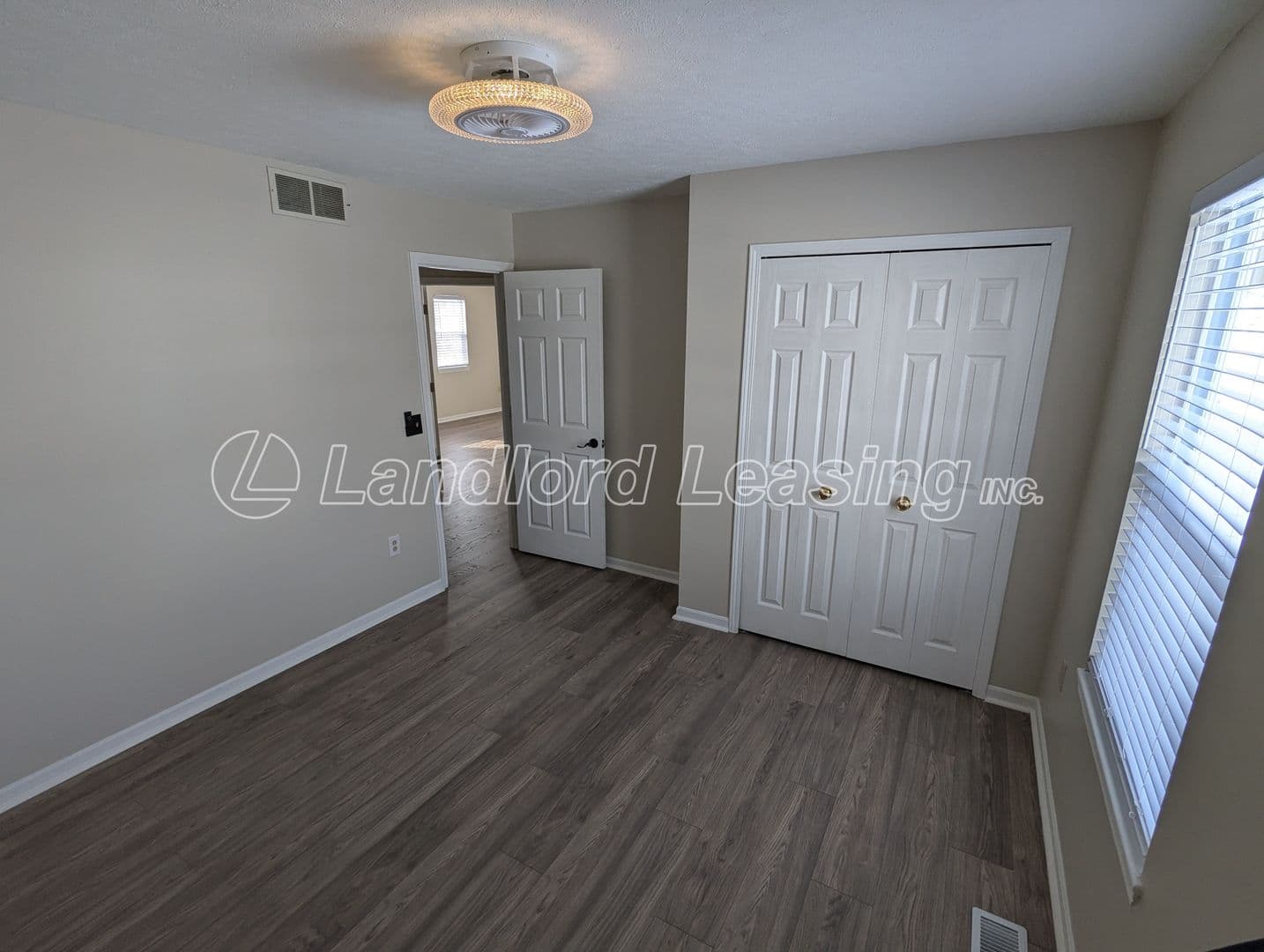 North Ridgeville House: 35330 Oxford Court