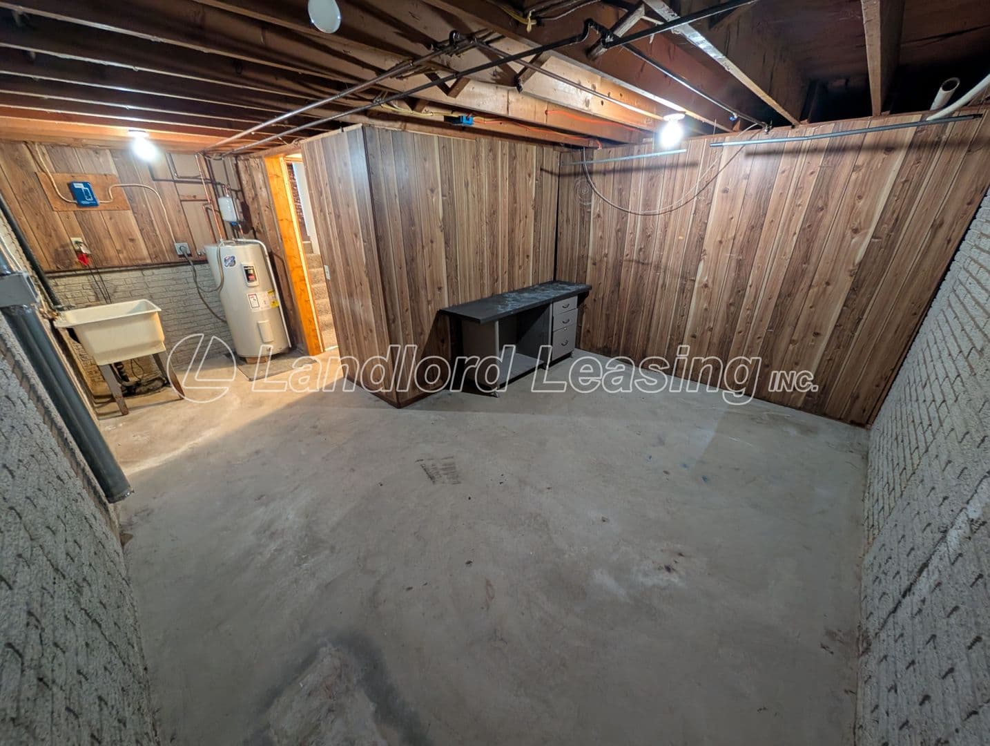 Wellington House: 44570 OH State Route 303