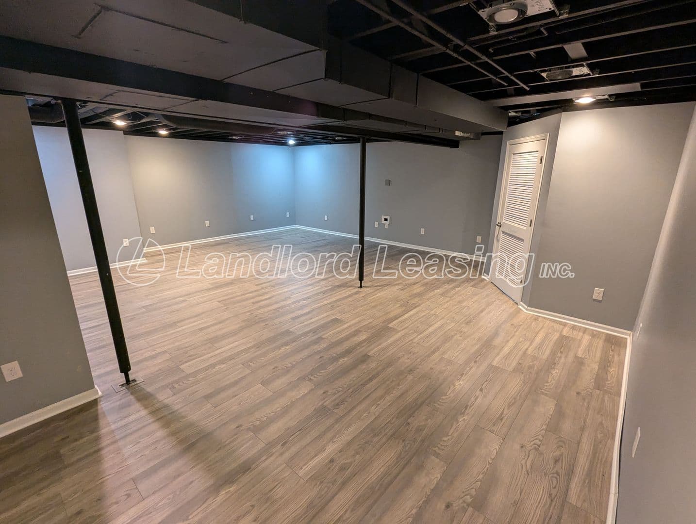 North Ridgeville House: 35330 Oxford Court