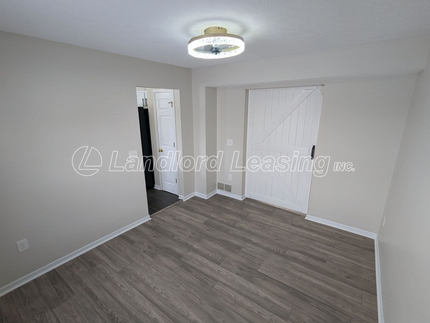 North Ridgeville House: 35330 Oxford Court