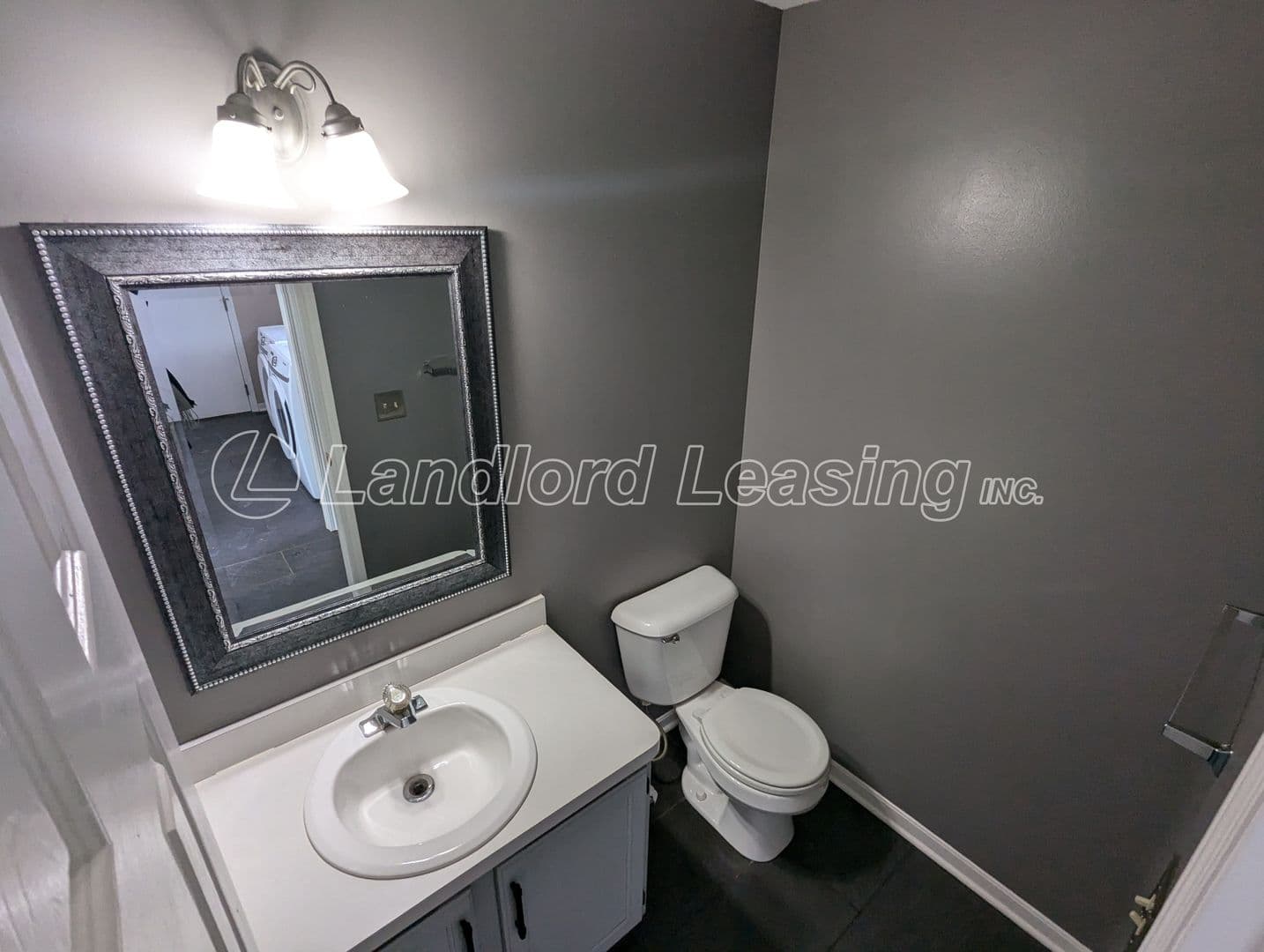 North Ridgeville House: 35330 Oxford Court