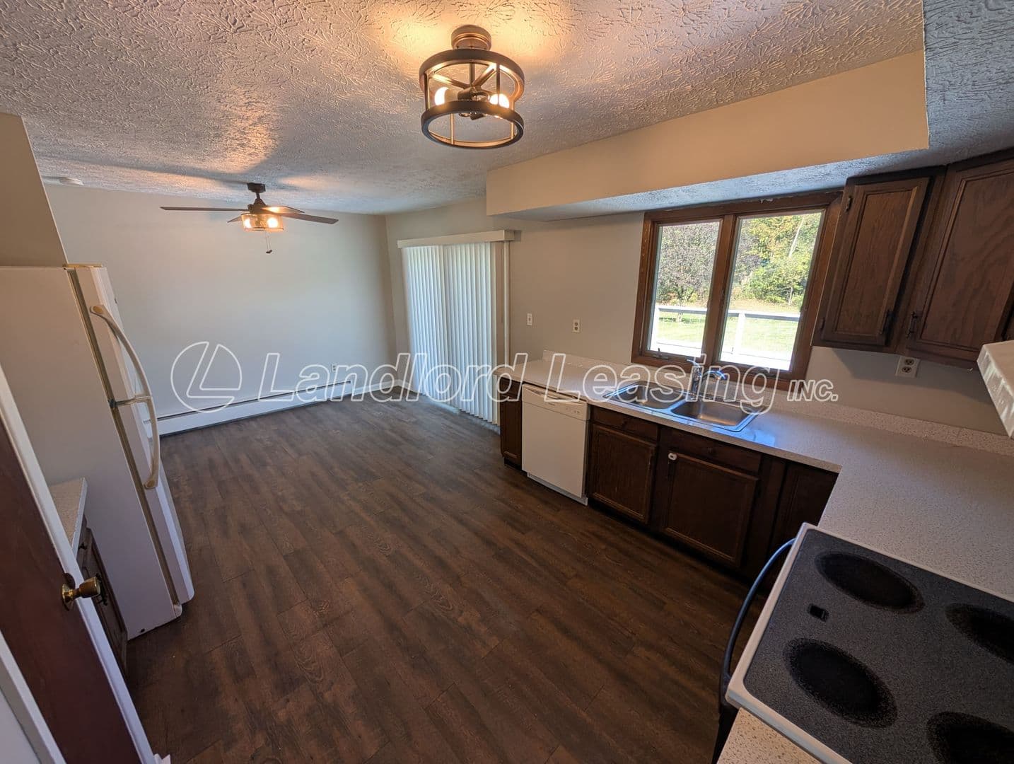 Wellington House: 44570 OH State Route 303