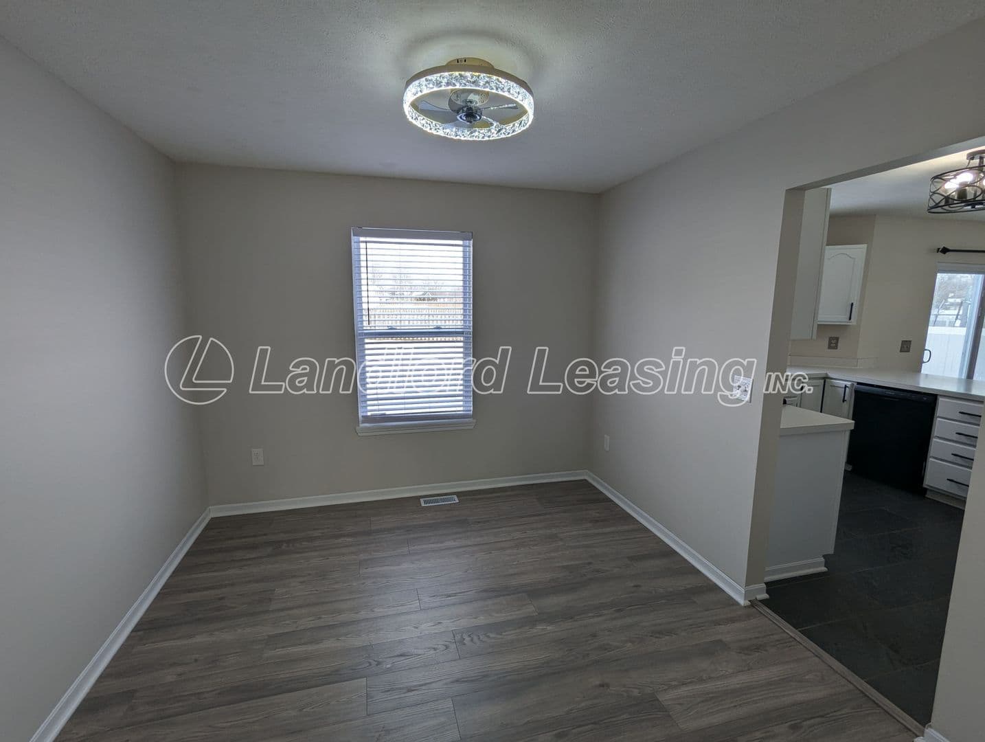 North Ridgeville House: 35330 Oxford Court