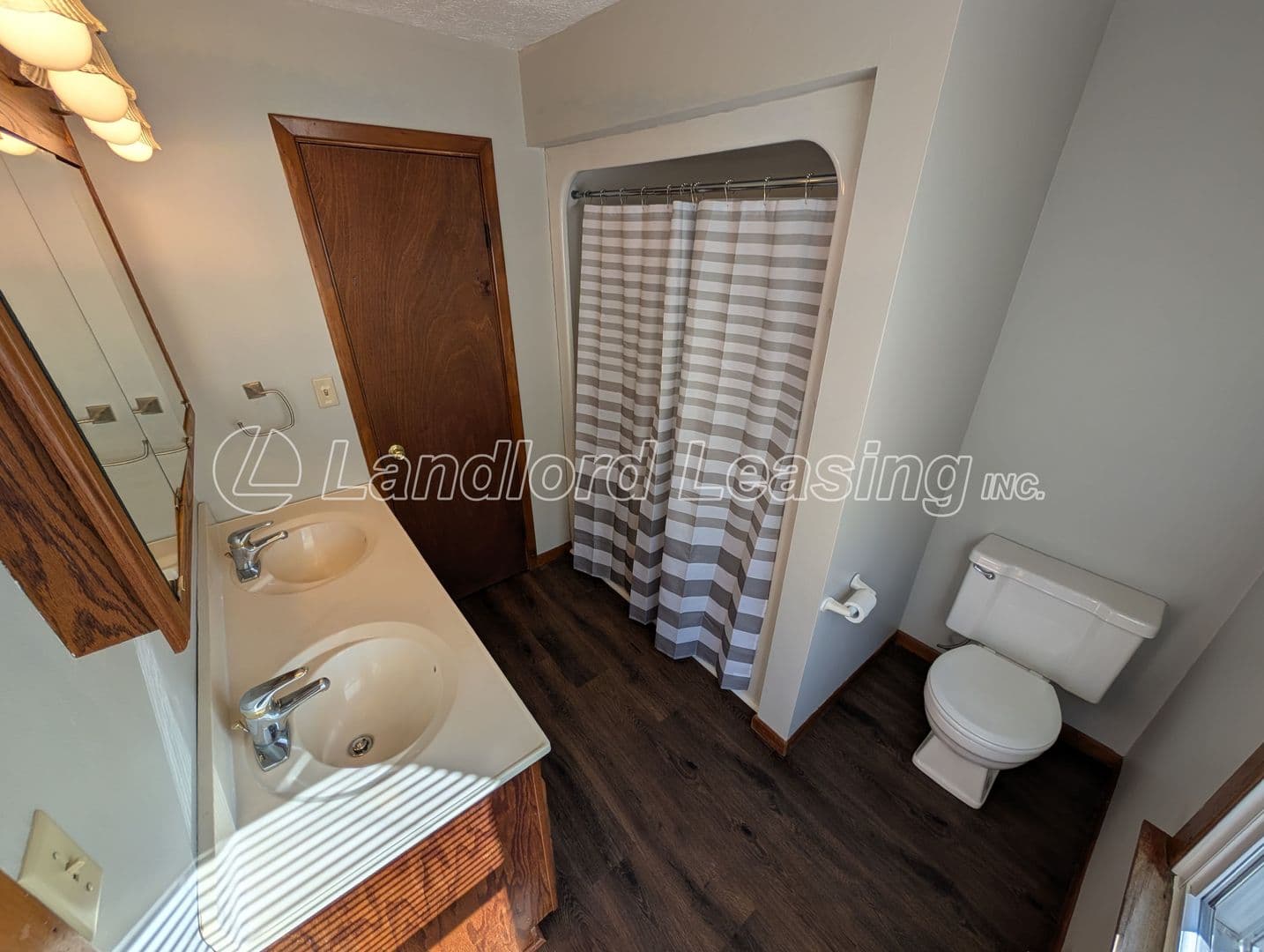 Wellington House: 44570 OH State Route 303