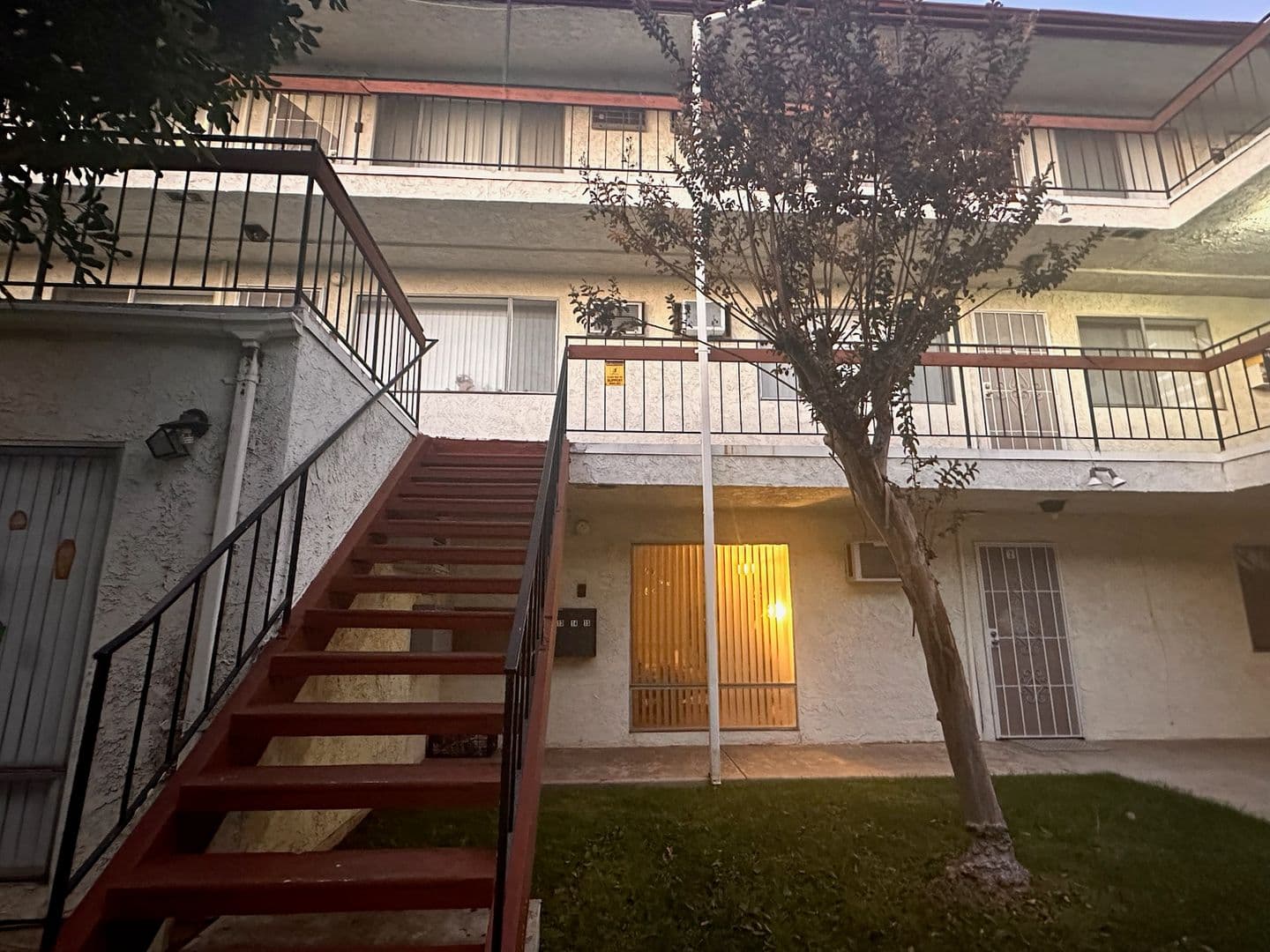 Alhambra Apartment: 724 S Chapel Ave