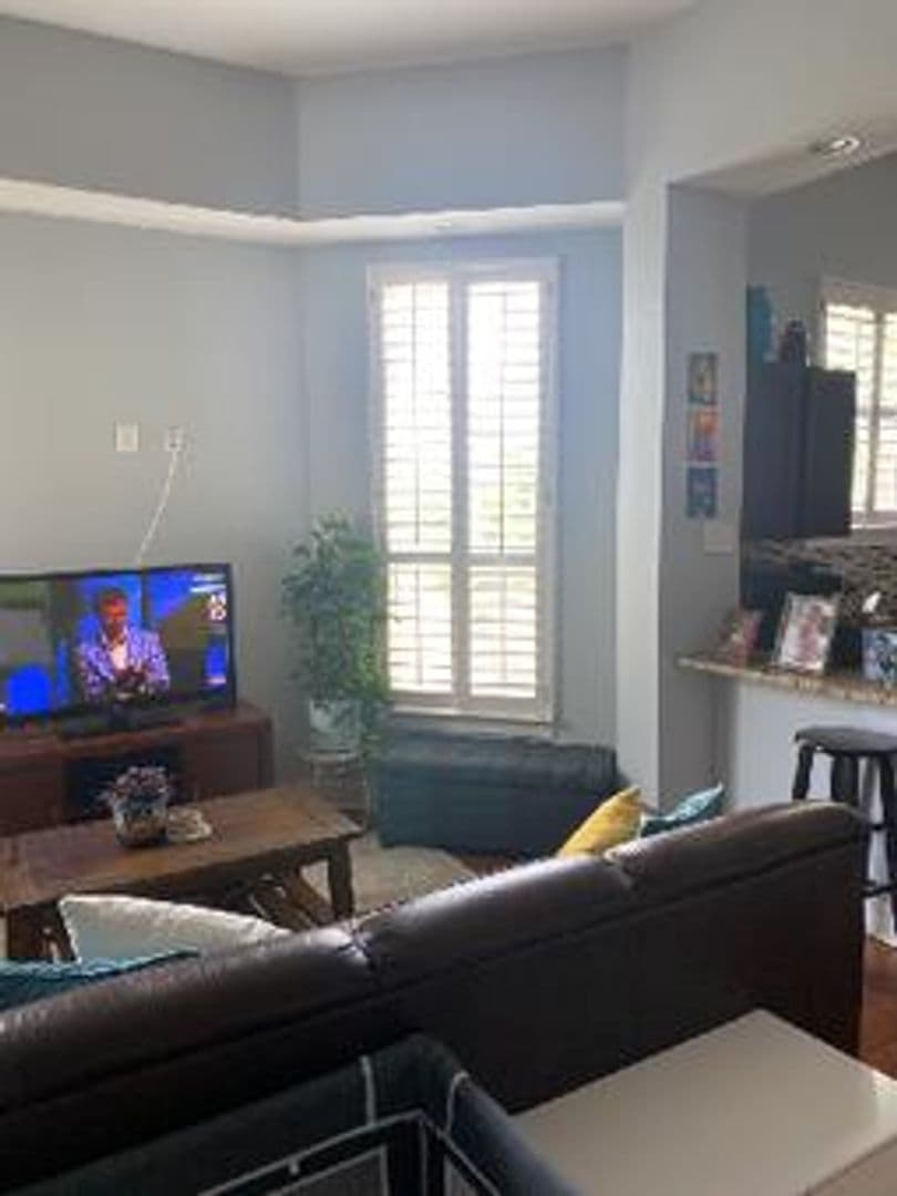 San Antonio House: 2014 W. Houston (U)
