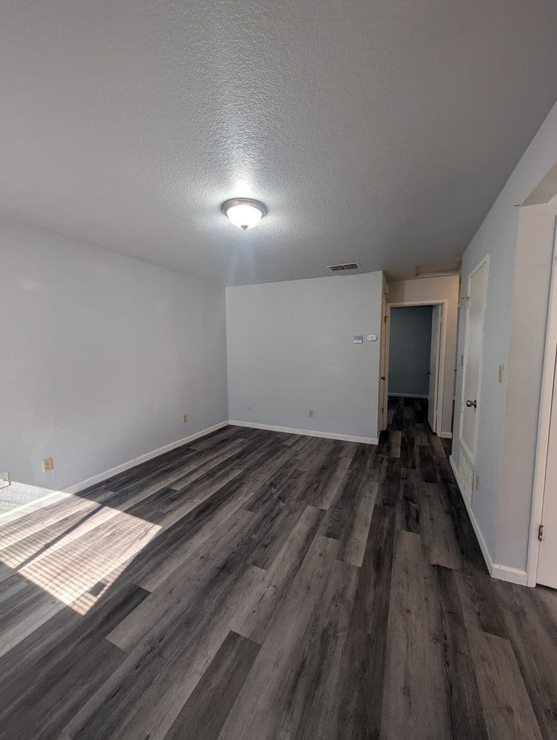 Turlock Apartment: 871 Vermont Ave