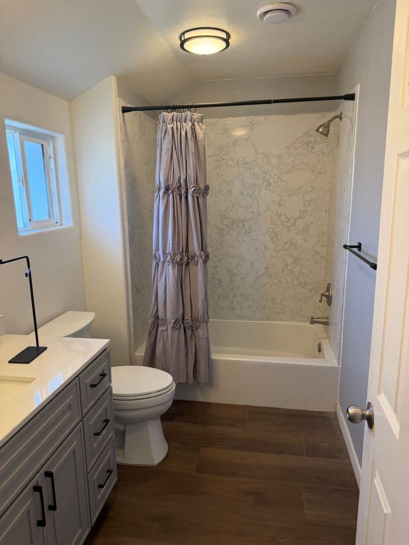 Modesto Apartment: 429 Root Rd