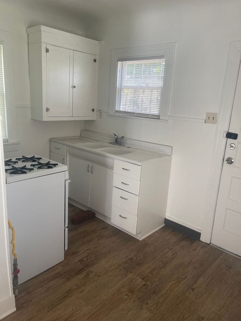 Turlock Apartment: 423 North Center Street