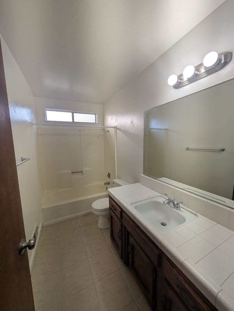 Turlock House: 1765 North Denair