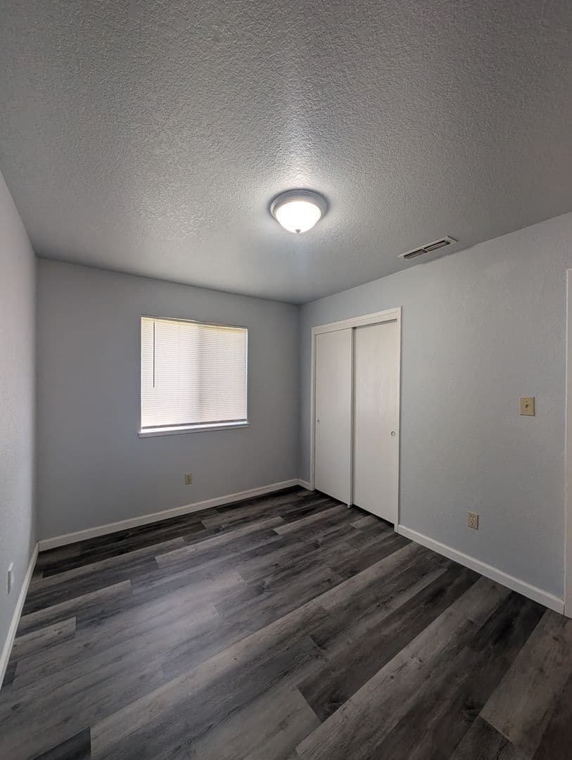 Turlock Apartment: 871 Vermont Ave
