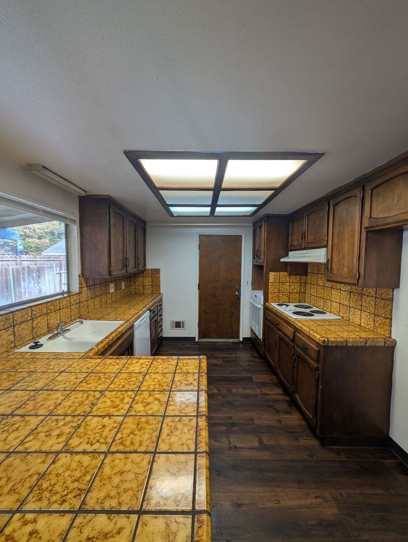Turlock House: 1765 North Denair