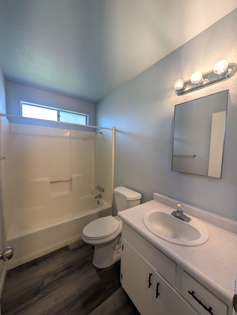 Turlock Apartment: 871 Vermont Ave