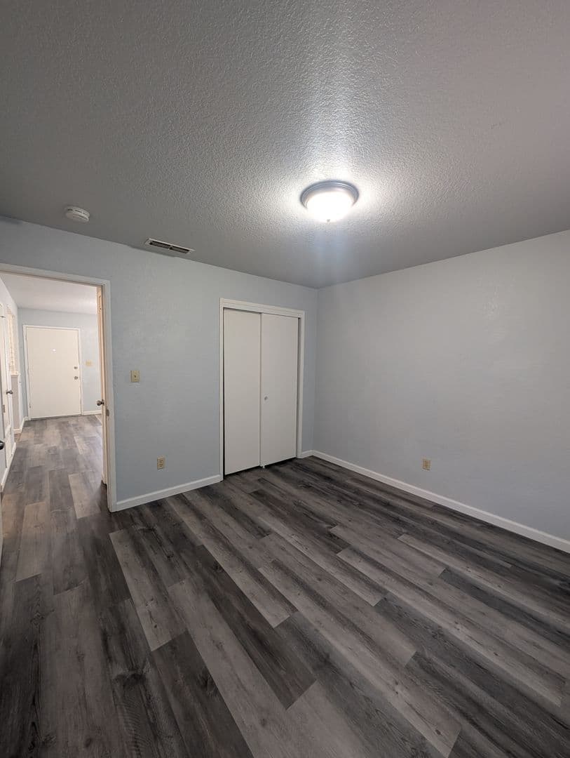 Turlock Apartment: 871 Vermont Ave