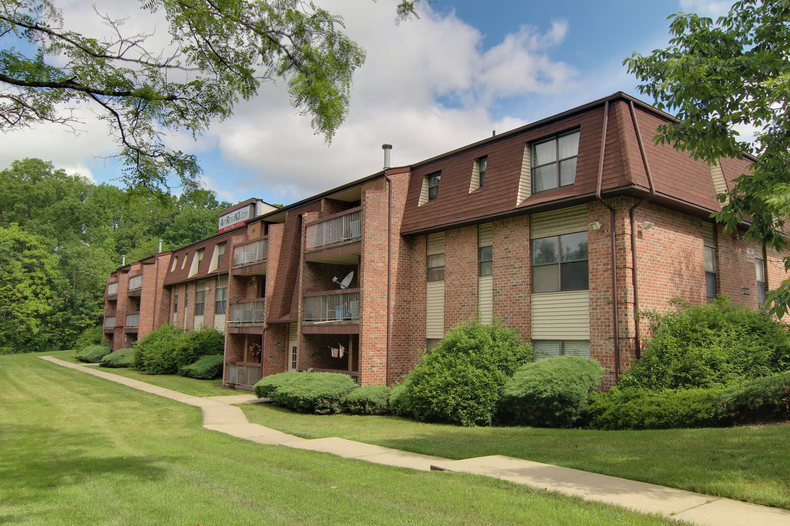 Keasbey Apartment: 1200 Sunnyview Oval