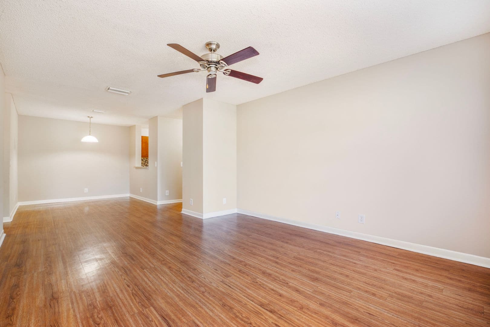 Coral Springs Apartment: 2801 Northwest 91st. Ave.