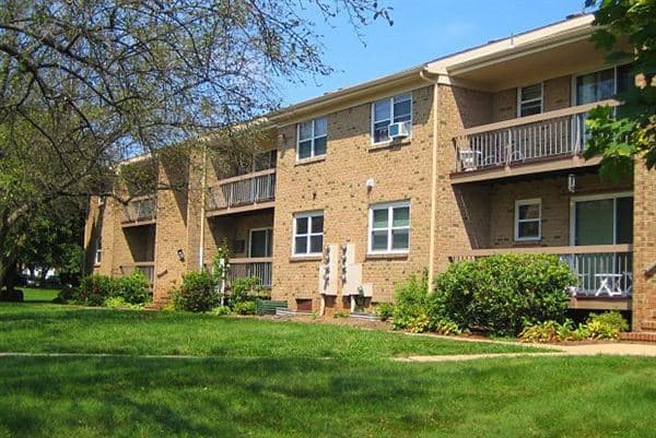 Hillsborough Apartment: 5 Bloomingdale Dr