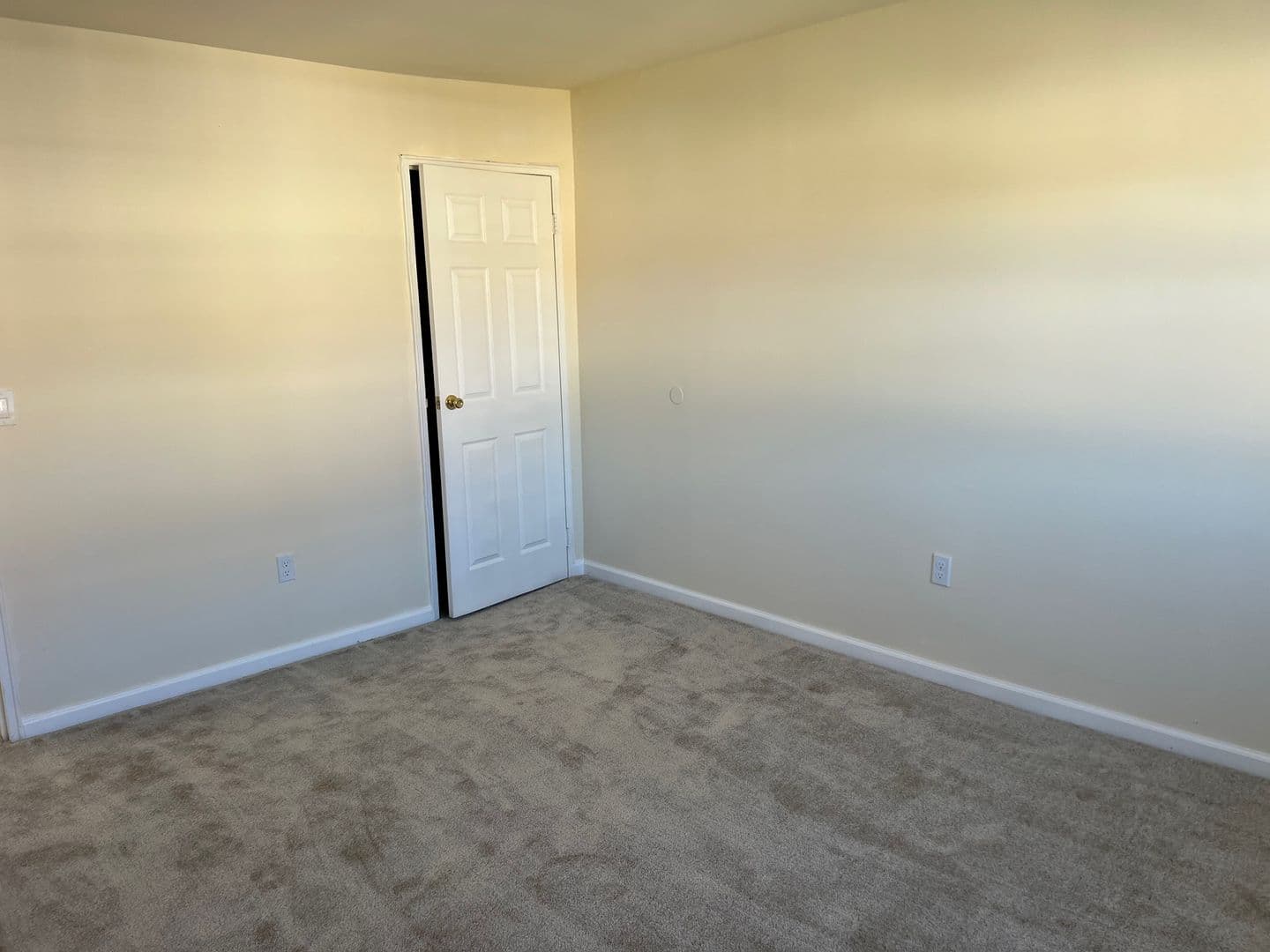 Ocean Township Apartment: 33 Willow Dr.