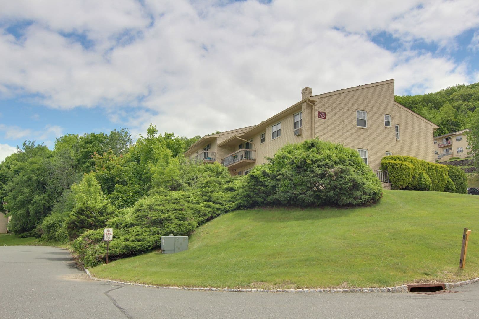 Netcong Apartment: 163 Route 46 West