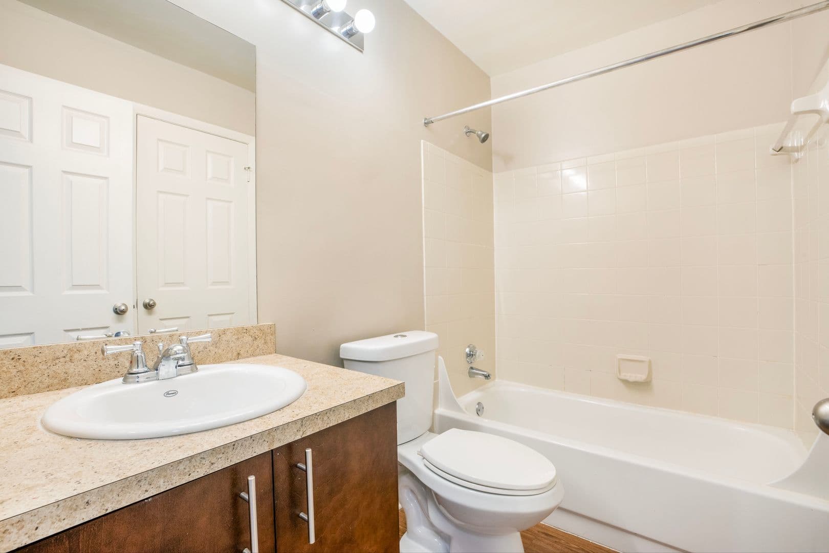 Coral Springs Apartment: 2801 Northwest 91st. Ave.