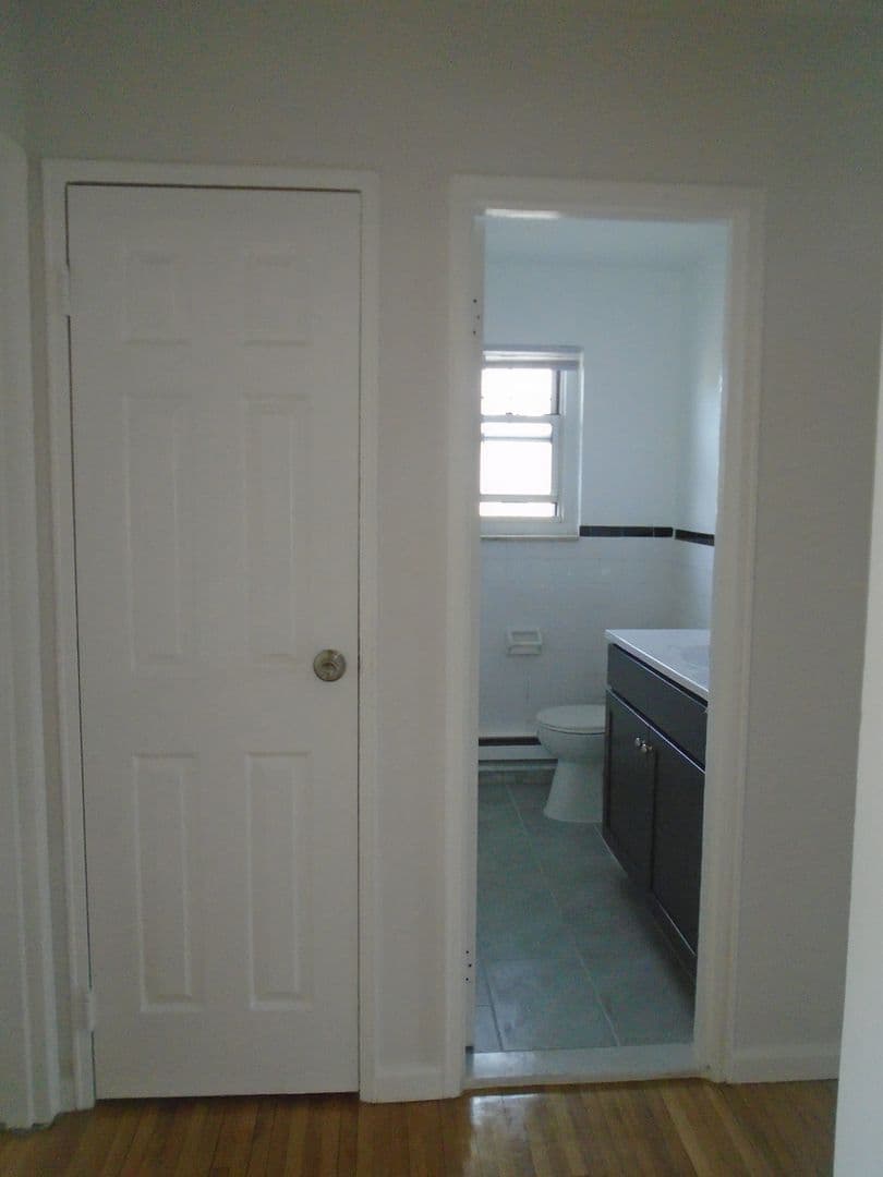 Ocean Township Apartment: 33 Willow Dr.