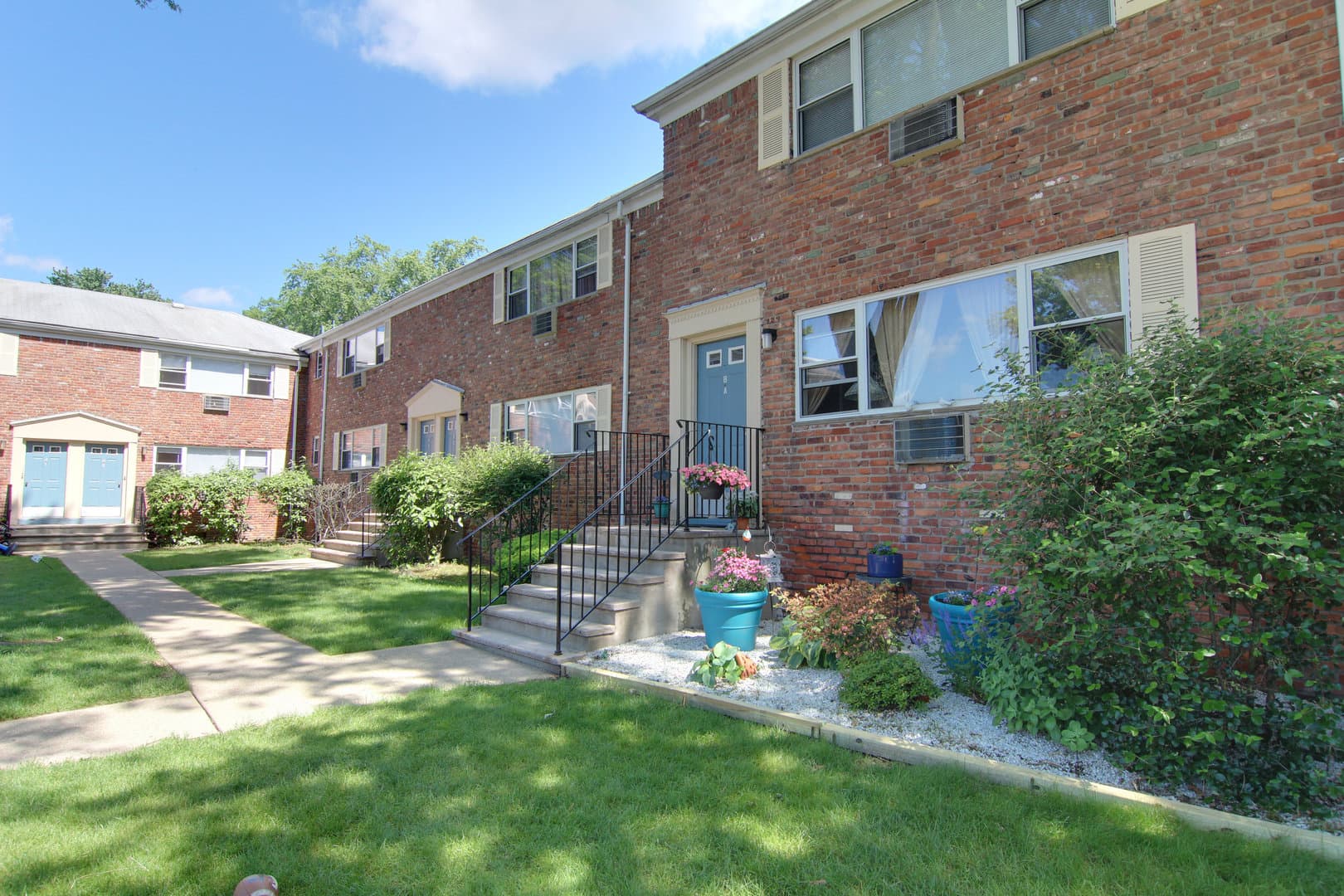 Parsippany Apartment: 300 Parsippany Rd
