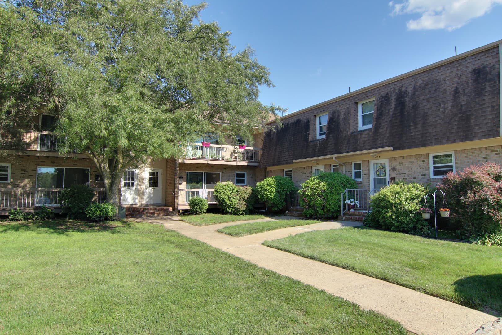 Hillsborough Apartment: 5 Bloomingdale Dr