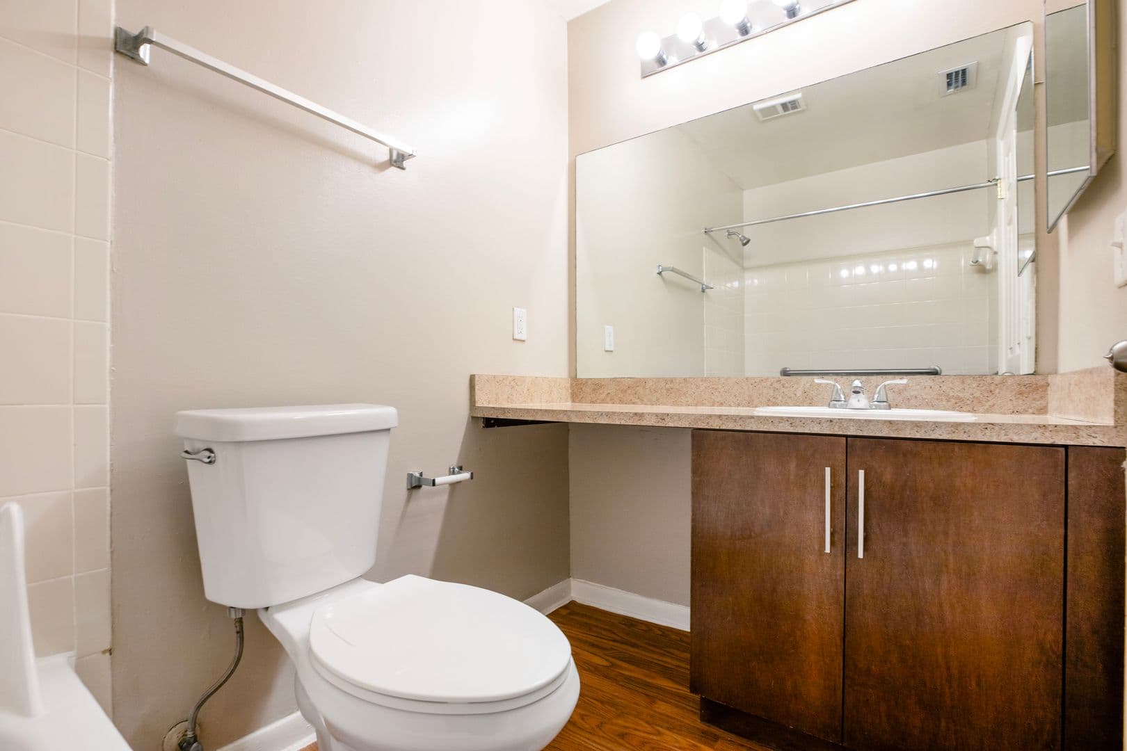 Coral Springs Apartment: 2801 Northwest 91st. Ave.