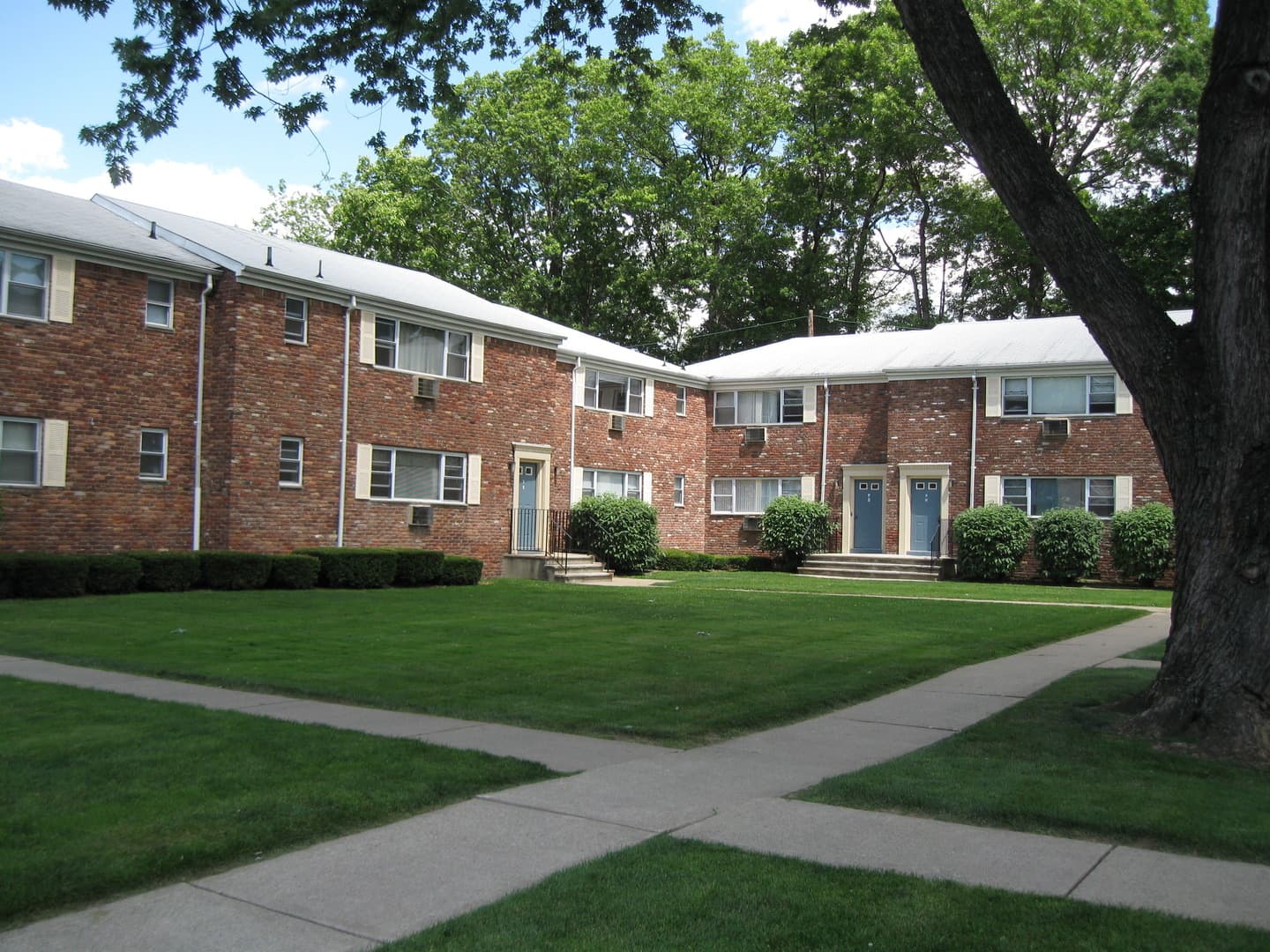 Parsippany Apartment: 300 Parsippany Rd