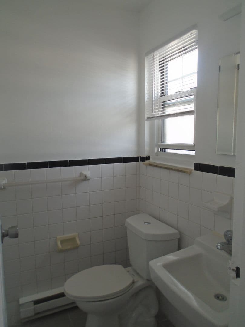 Ocean Township Apartment: 33 Willow Dr.